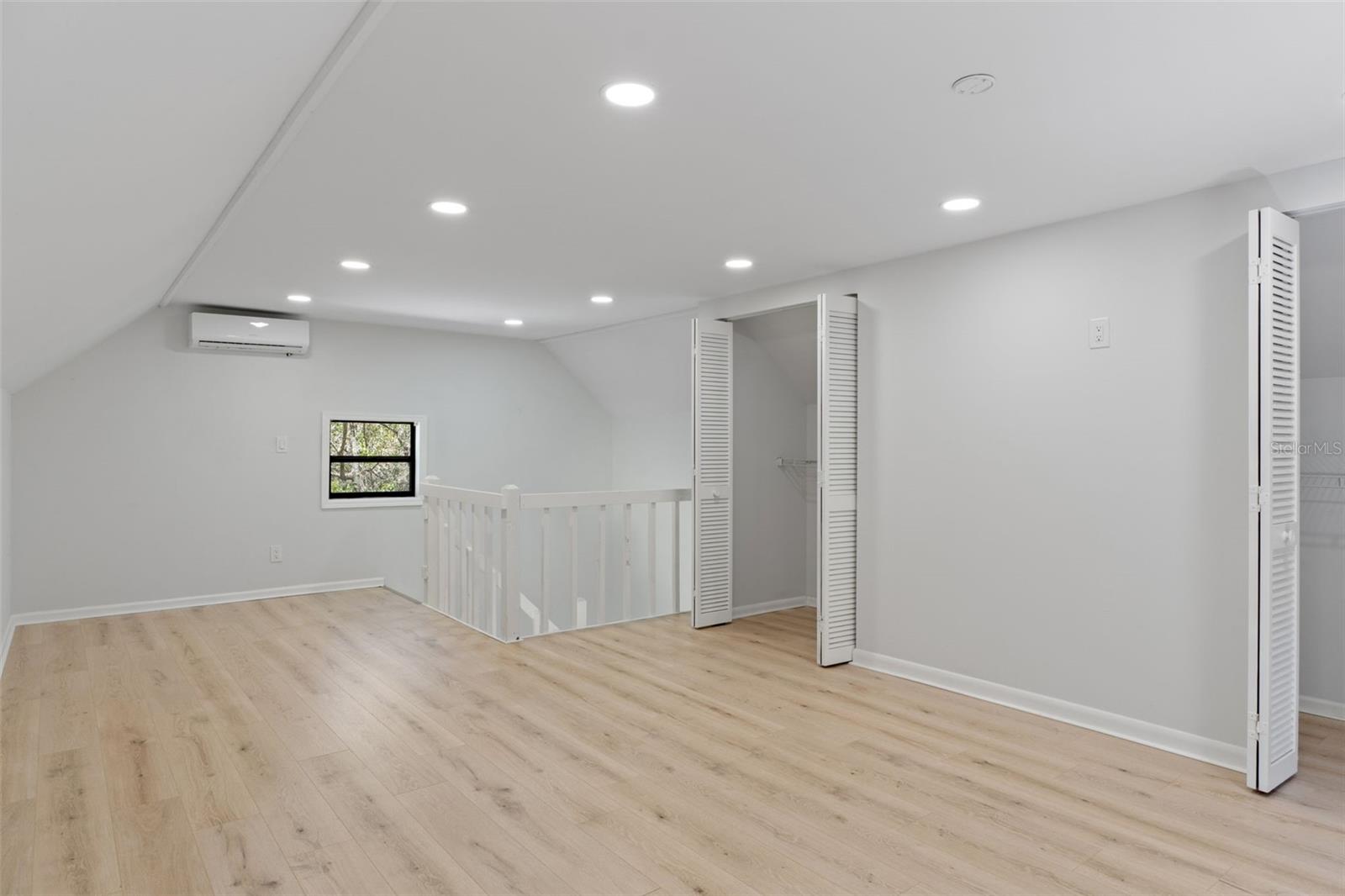 Image 42 of 59 For 17625 Galveston Street