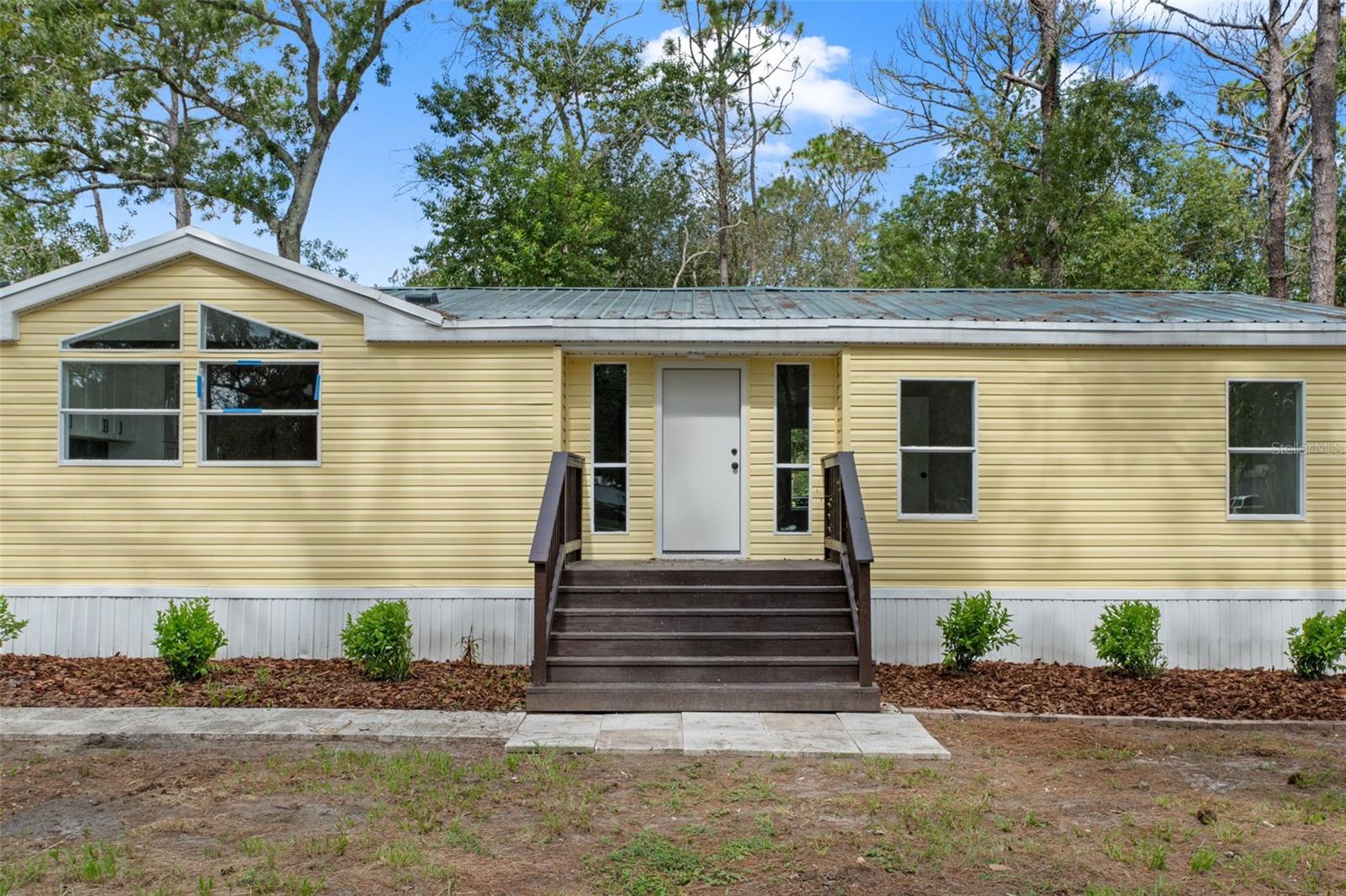 Image 5 of 59 For 17625 Galveston Street