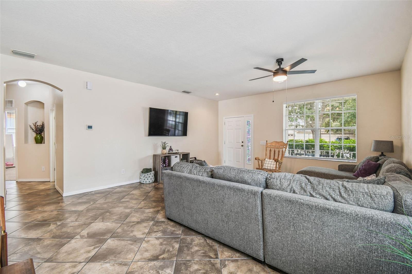 Listing photo id 9 for 9637 Riverchase Drive