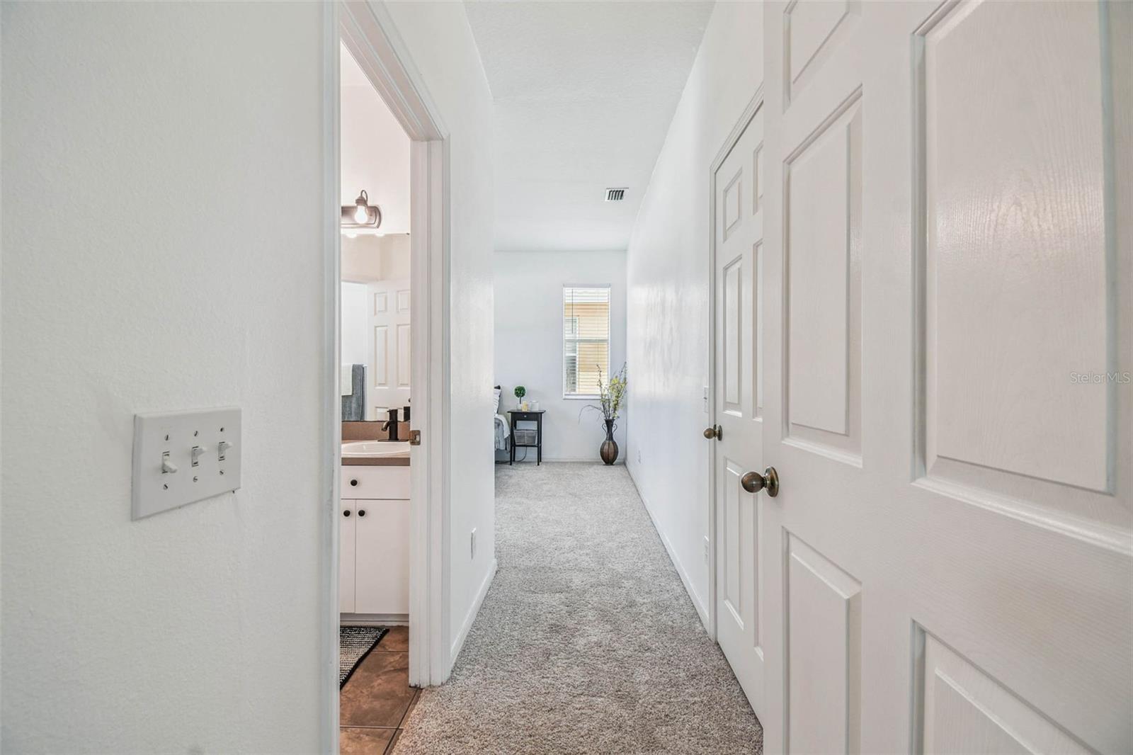 Listing photo id 23 for 9637 Riverchase Drive