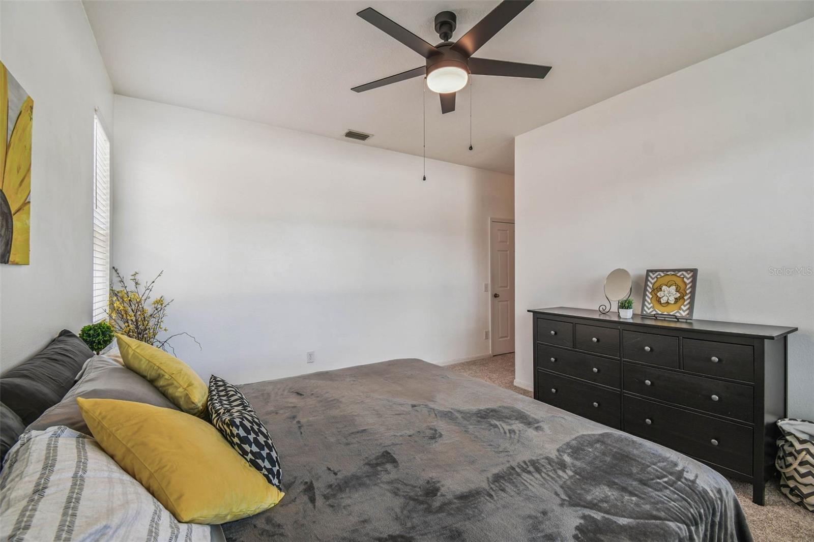Listing photo id 25 for 9637 Riverchase Drive