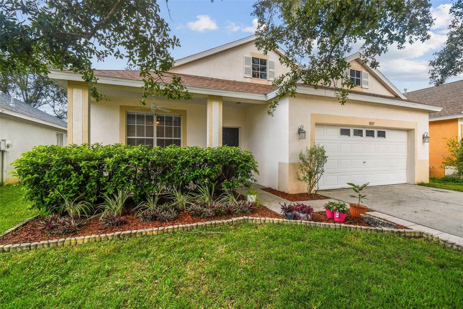Listing photo id 1 for 9637 Riverchase Drive
