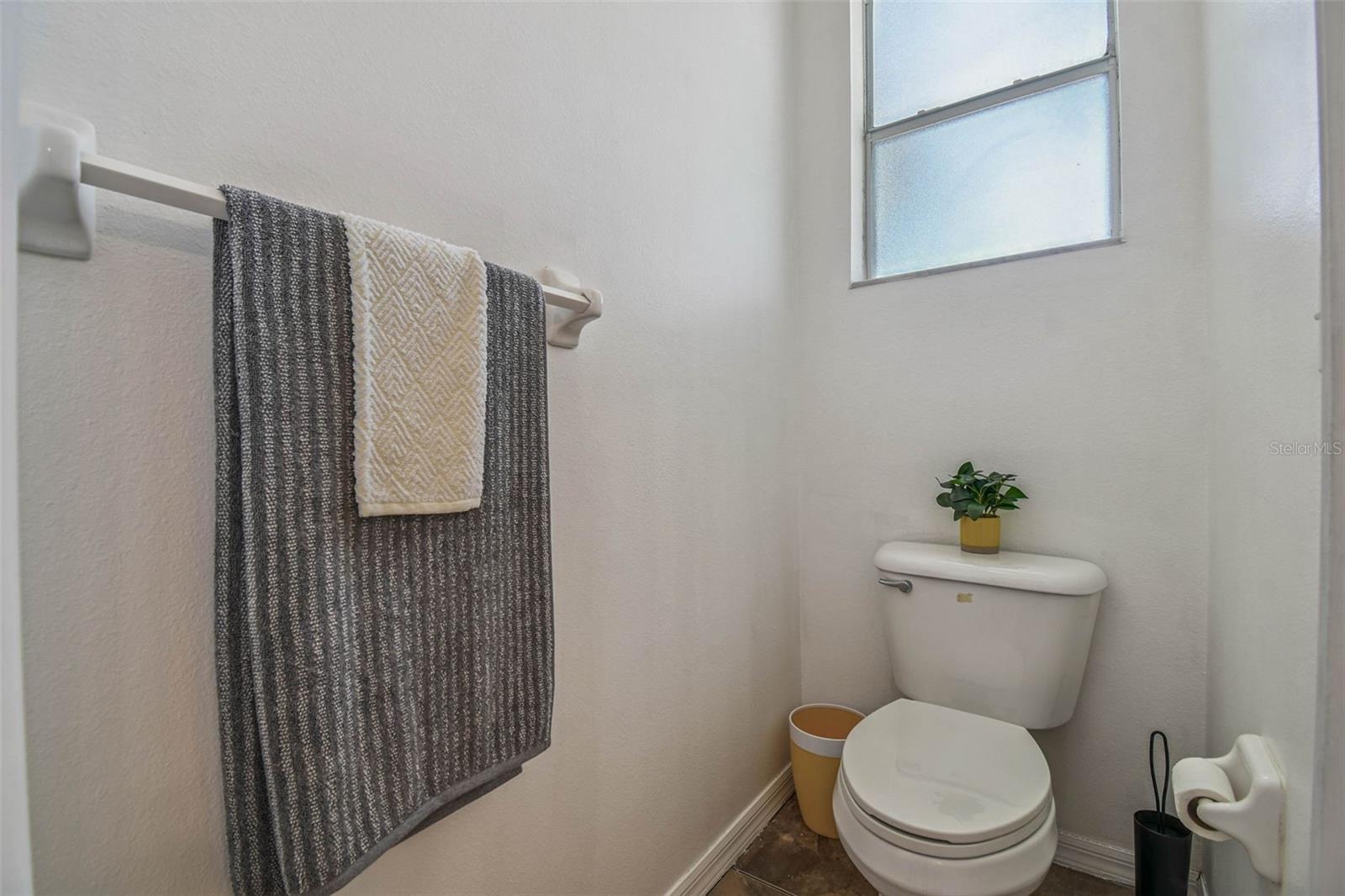 Listing photo id 29 for 9637 Riverchase Drive
