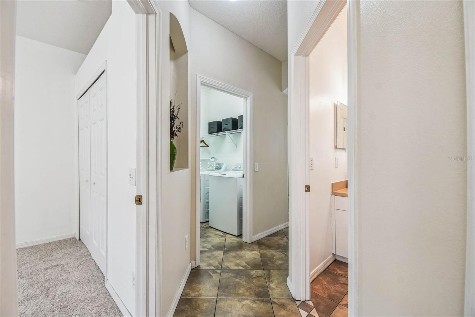 Listing photo id 32 for 9637 Riverchase Drive