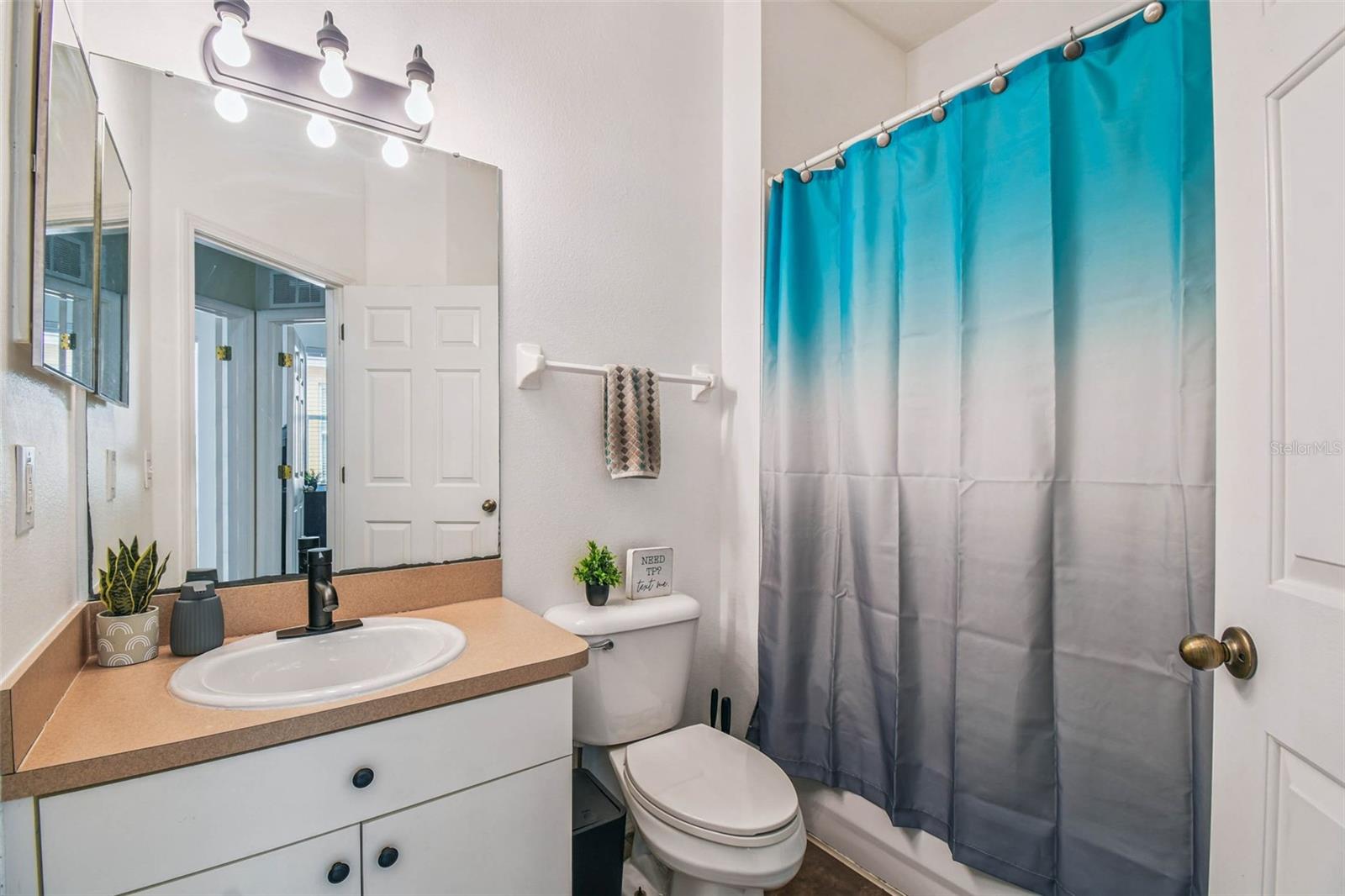 Listing photo id 34 for 9637 Riverchase Drive