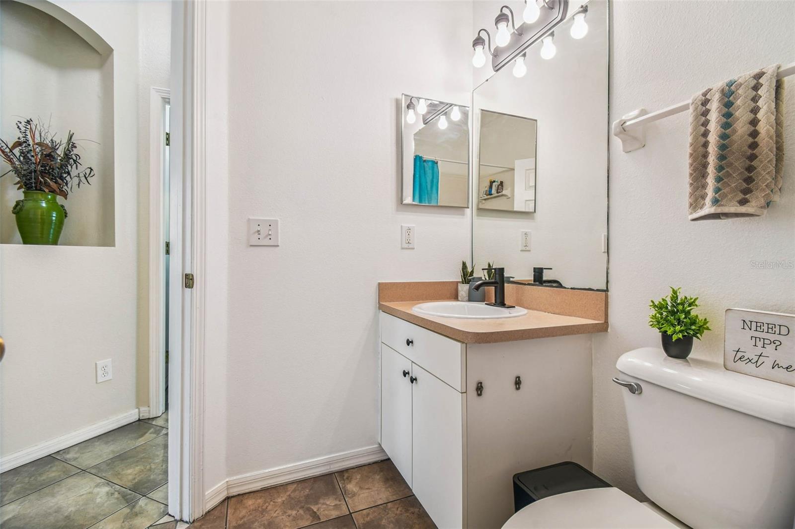 Listing photo id 35 for 9637 Riverchase Drive