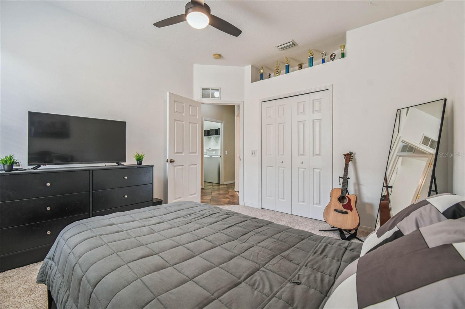 Listing photo id 40 for 9637 Riverchase Drive