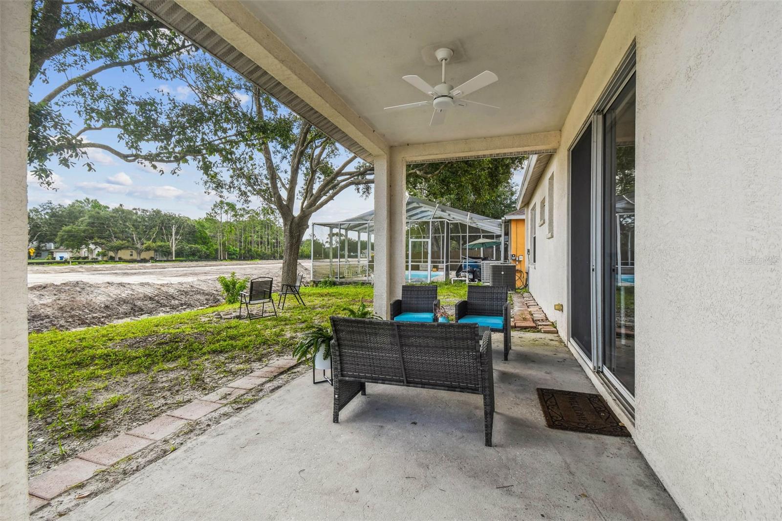 Listing photo id 41 for 9637 Riverchase Drive