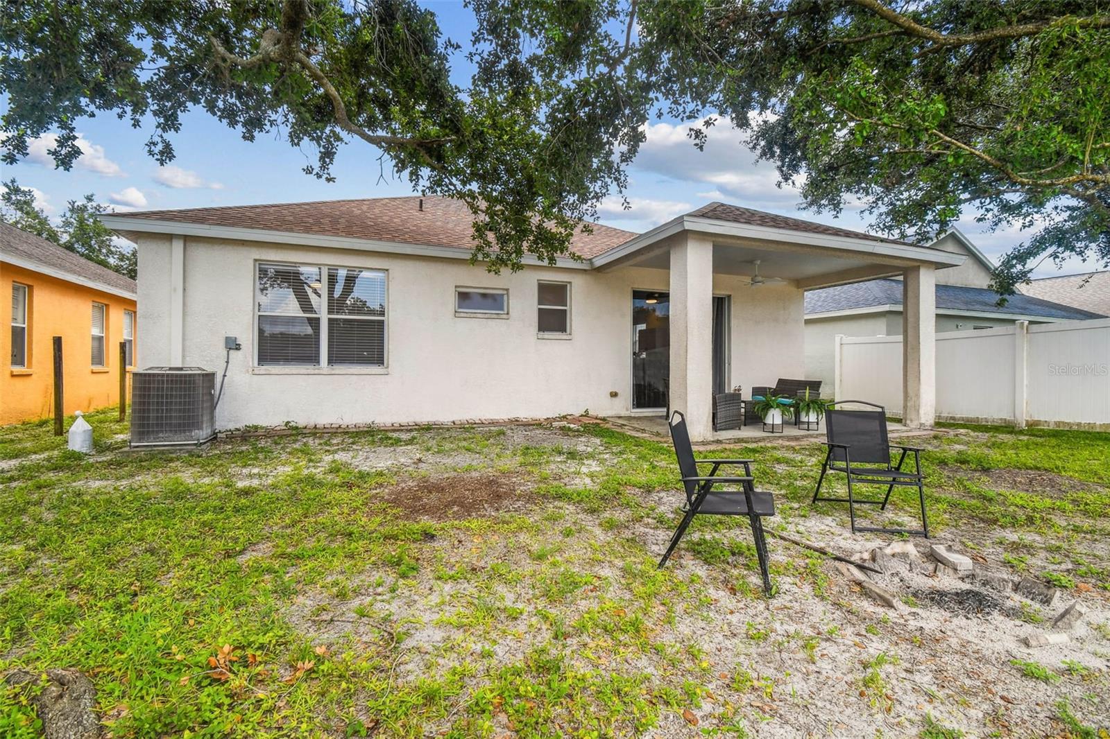 Listing photo id 46 for 9637 Riverchase Drive