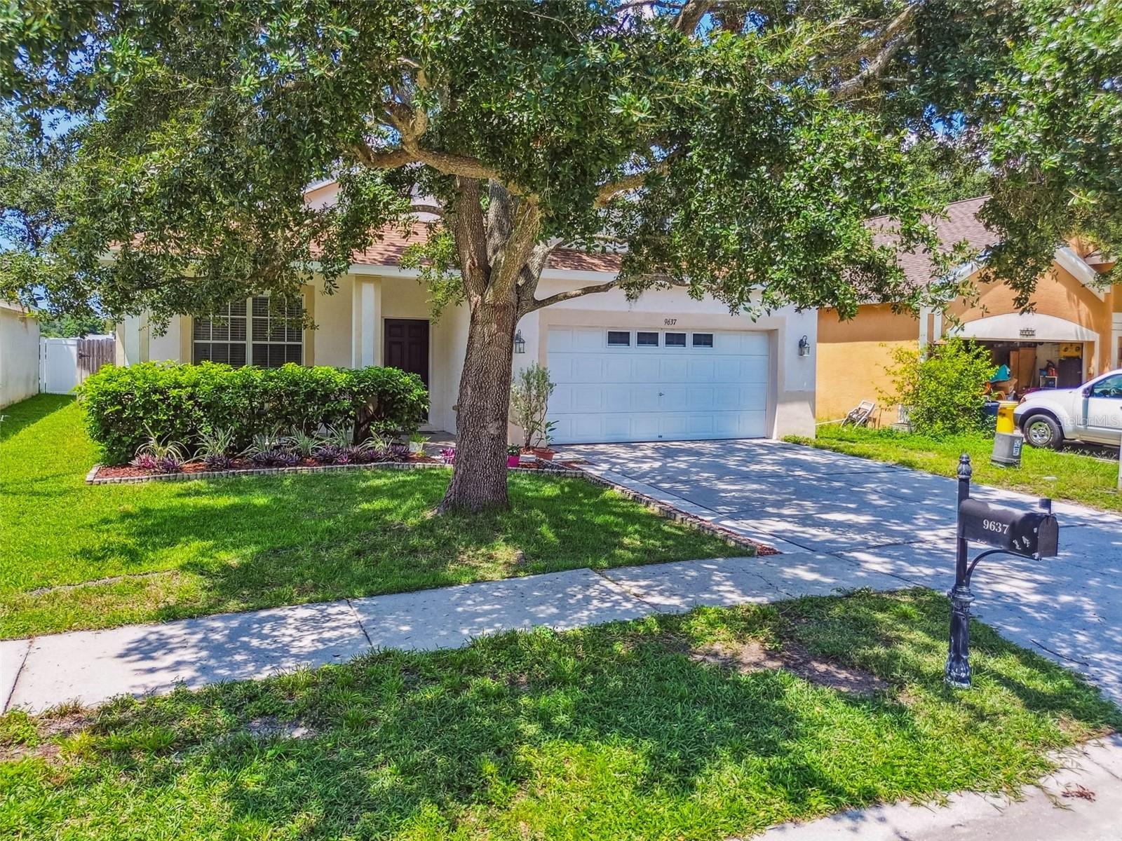 Listing photo id 49 for 9637 Riverchase Drive