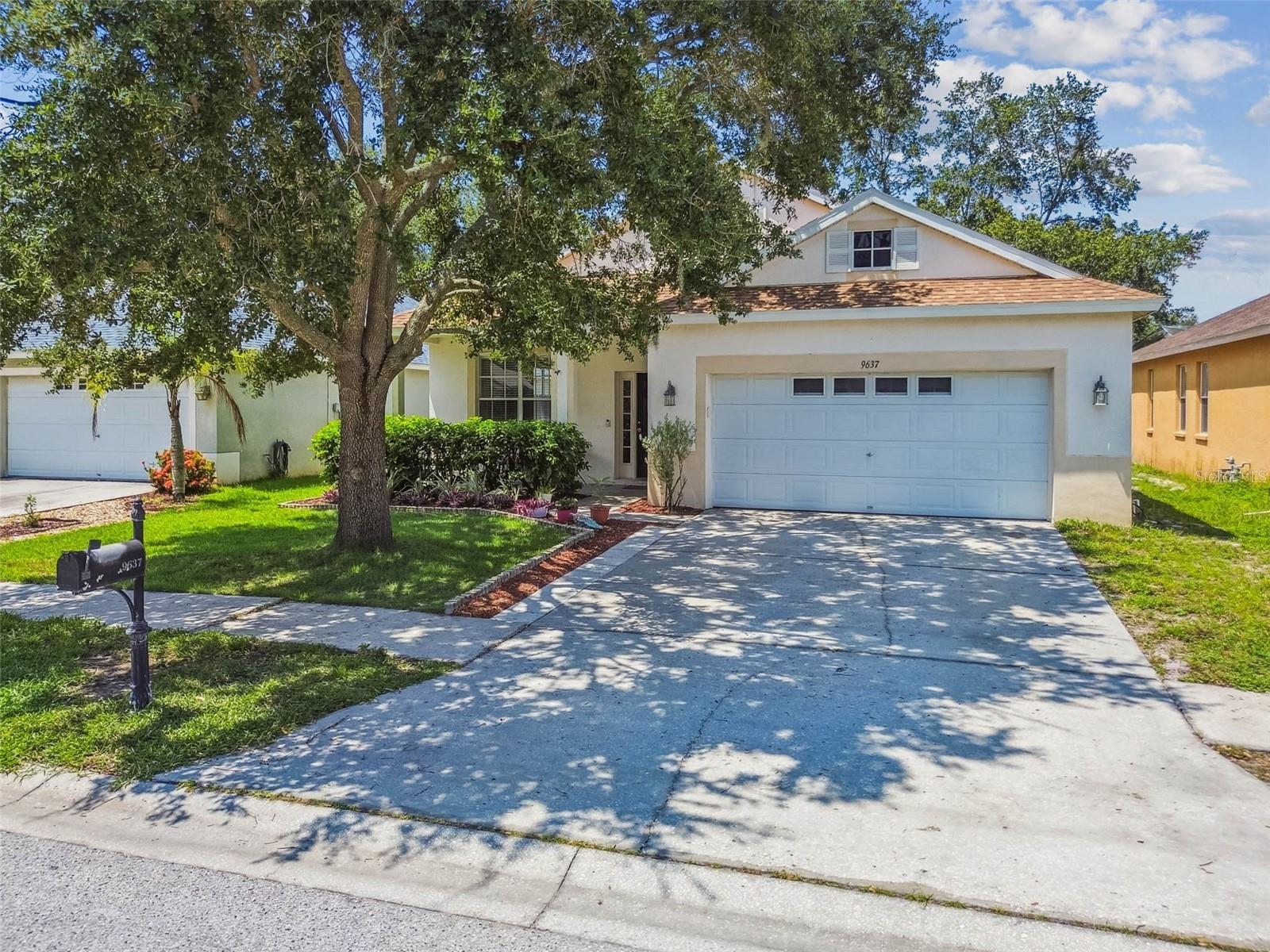 Listing photo id 51 for 9637 Riverchase Drive