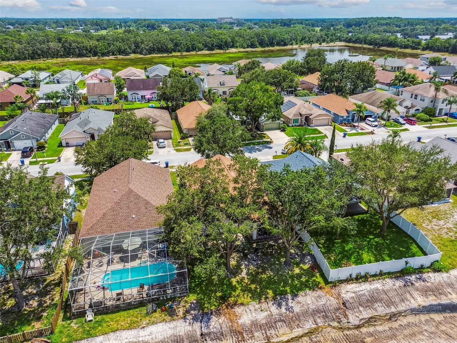 Listing photo id 58 for 9637 Riverchase Drive