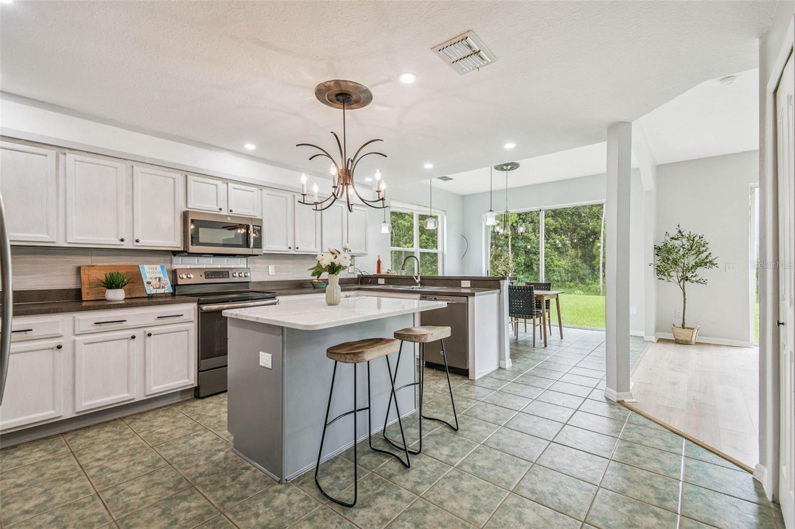 Image 15 of 96 For 27012 Sea Breeze Way