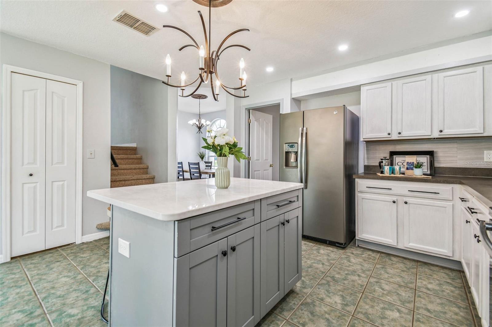 Image 18 of 96 For 27012 Sea Breeze Way