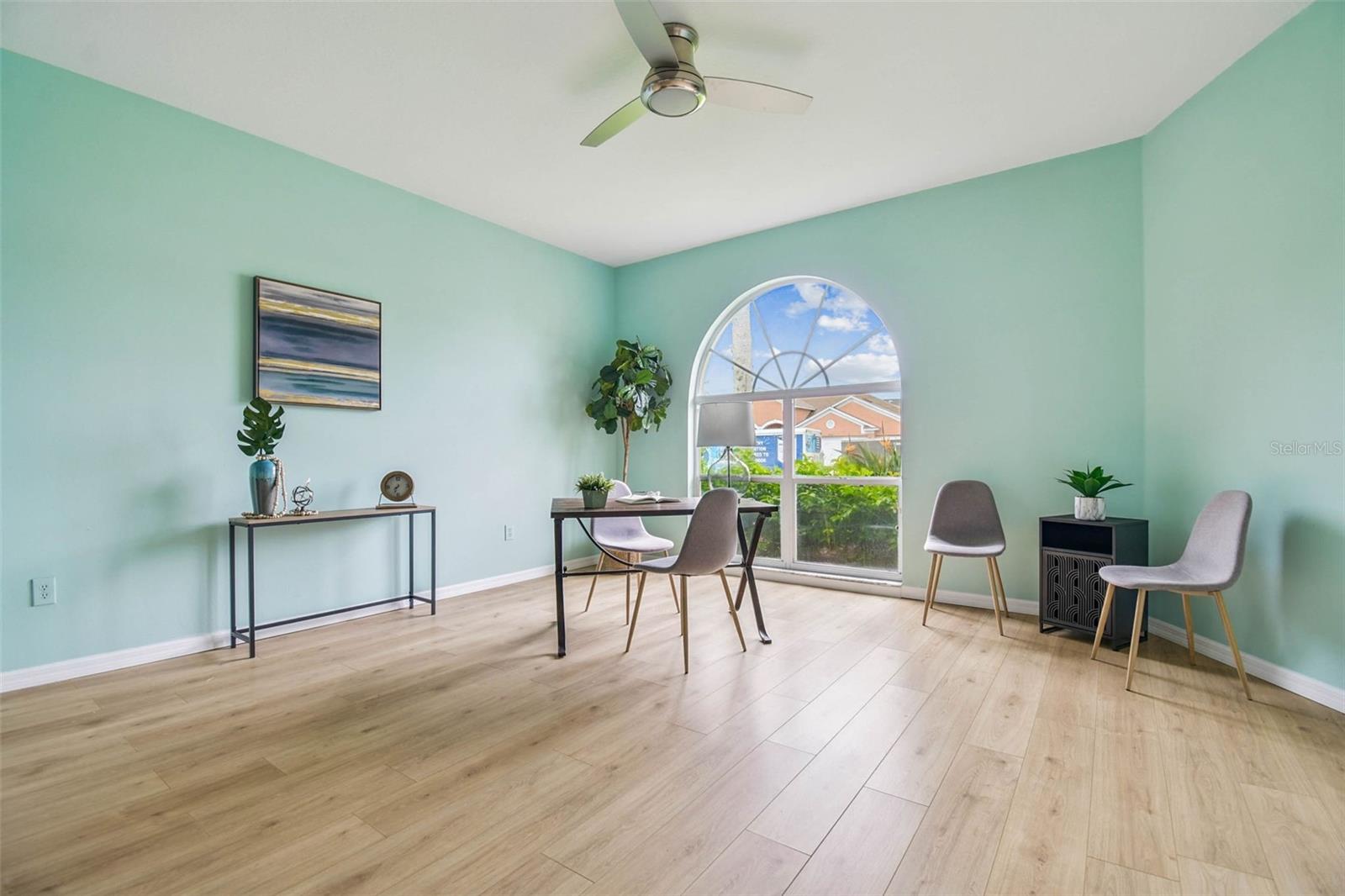 Image 9 of 96 For 27012 Sea Breeze Way