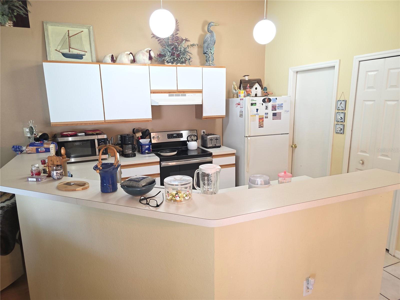 Image 4 of 19 For 13271 Linden Drive