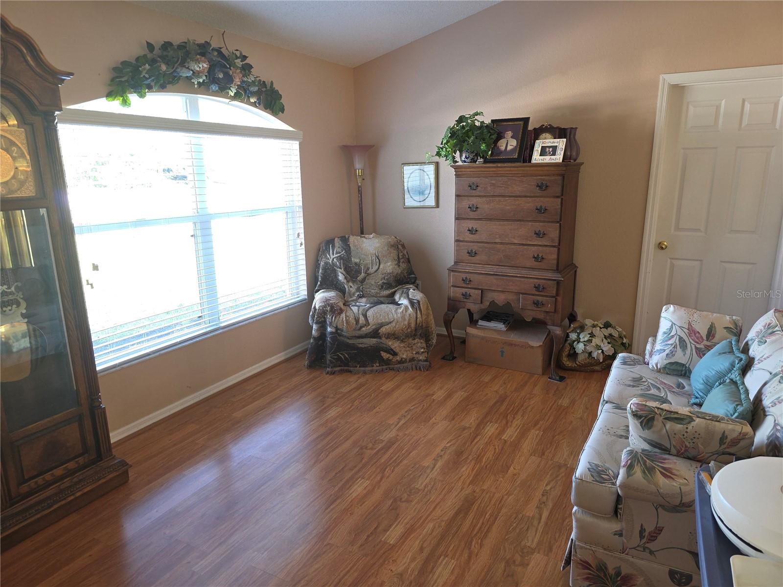 Image 7 of 19 For 13271 Linden Drive