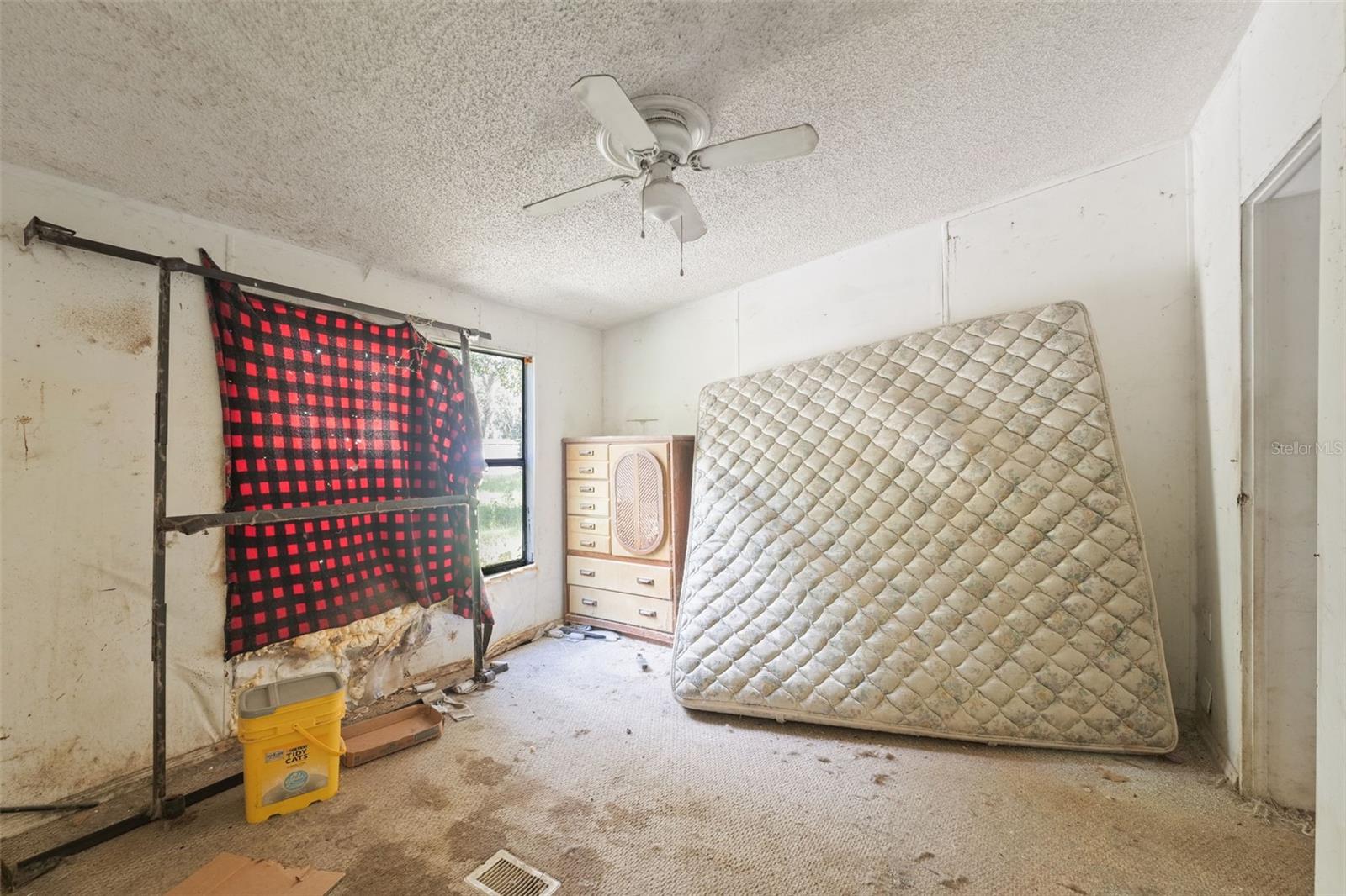 Image 14 of 18 For 7396 Southview Court
