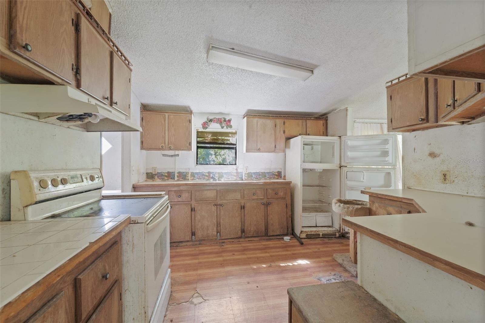 Image 7 of 18 For 7396 Southview Court