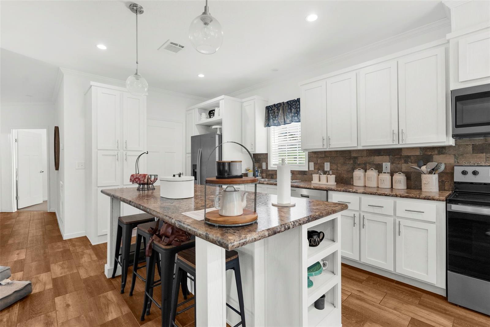 Image 4 of 48 For 9233 Quivira Road