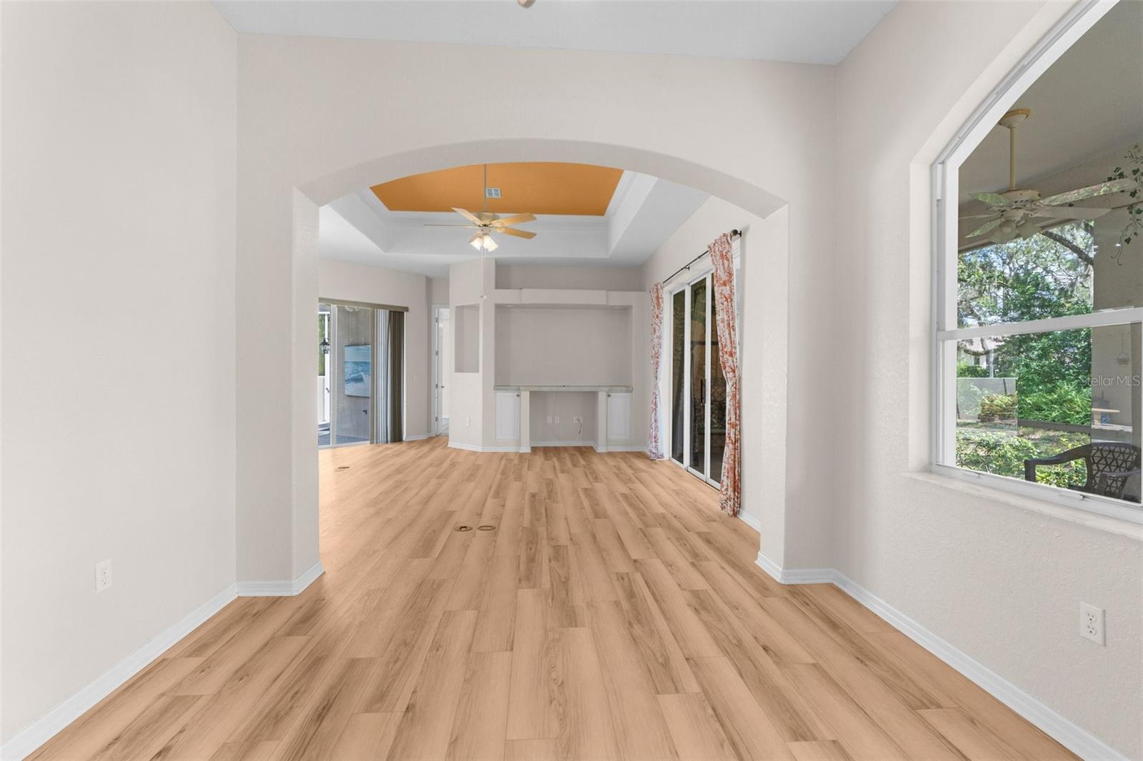 Image 13 of 39 For 52 Deerwood Drive
