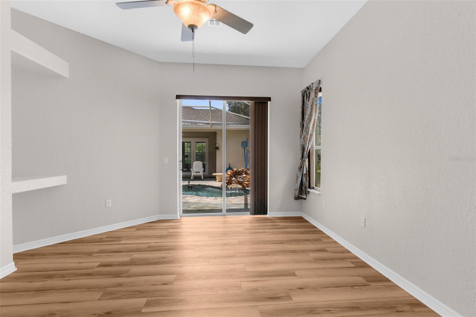 Image 23 of 39 For 52 Deerwood Drive