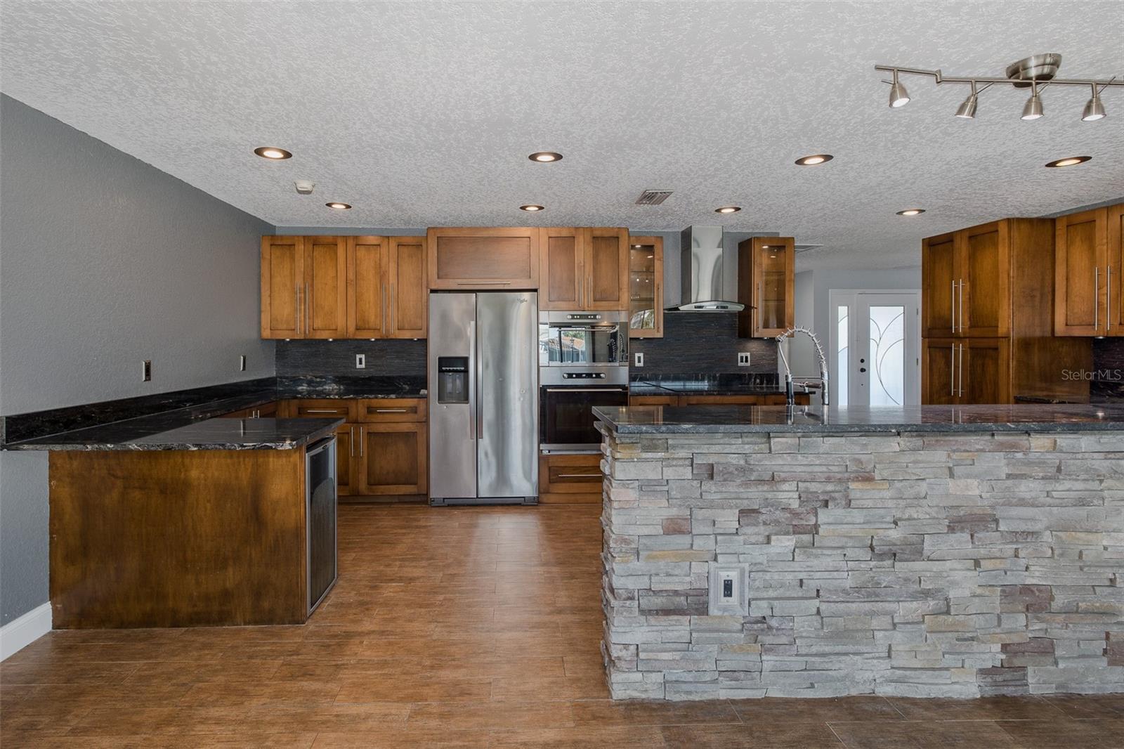 Listing photo id 14 for 3841 Rudder Way