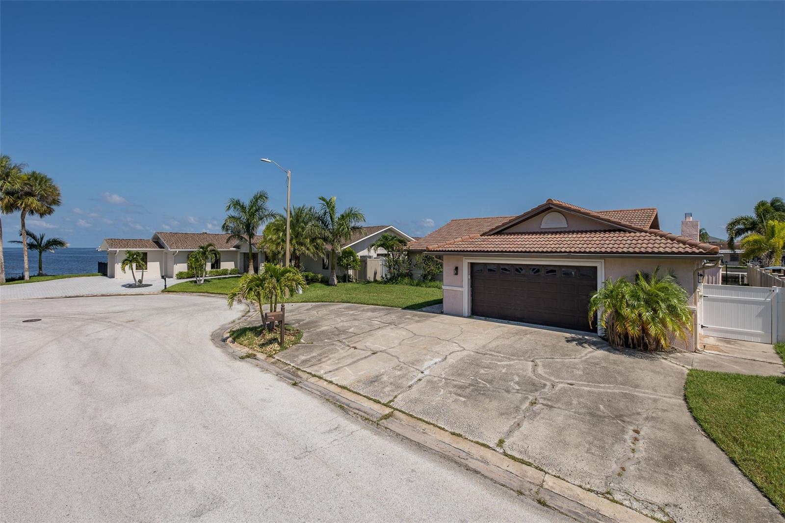Listing photo id 0 for 3841 Rudder Way