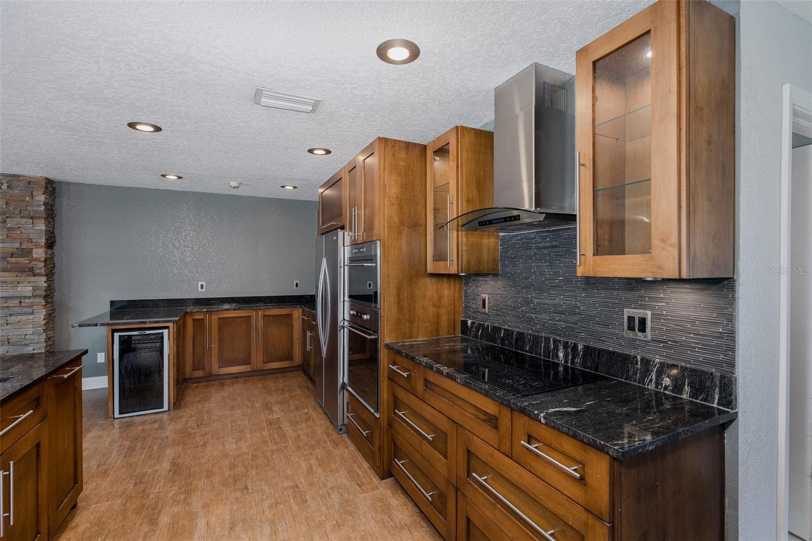Listing photo id 18 for 3841 Rudder Way