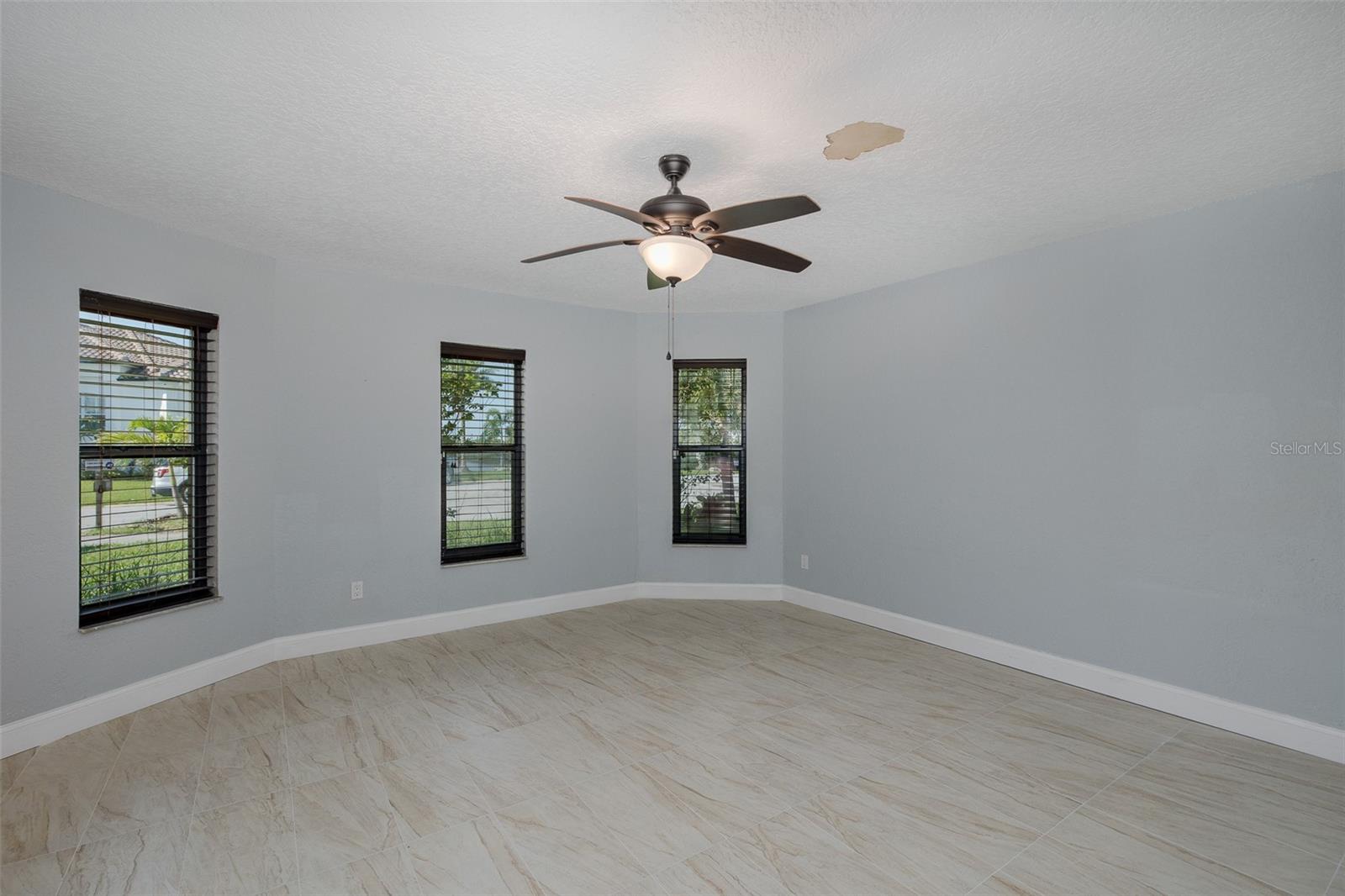 Listing photo id 24 for 3841 Rudder Way
