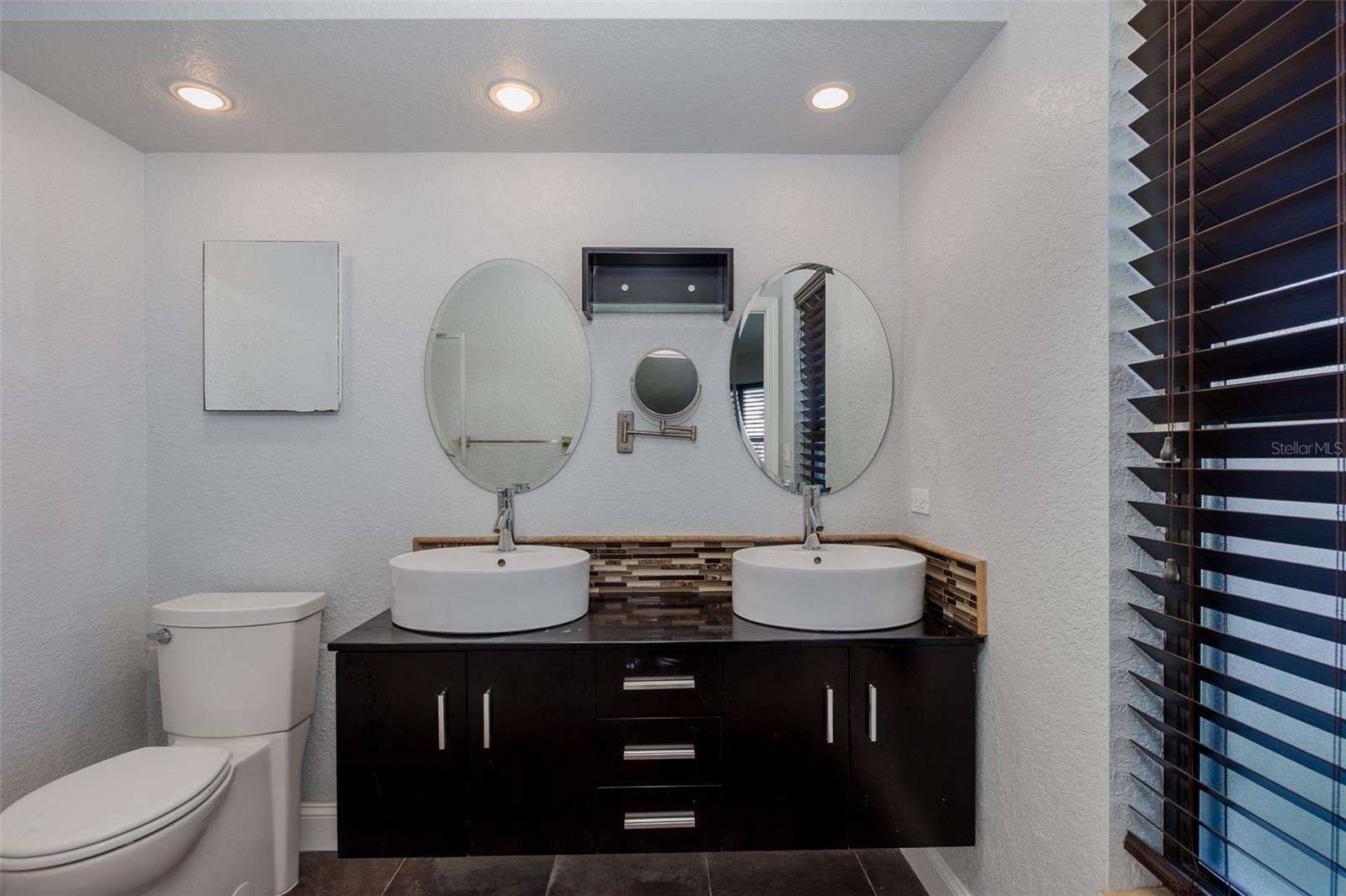 Listing photo id 26 for 3841 Rudder Way