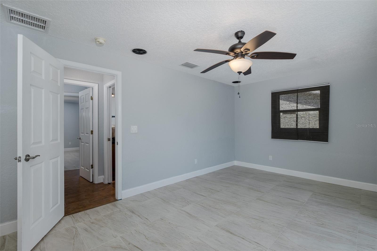 Listing photo id 33 for 3841 Rudder Way
