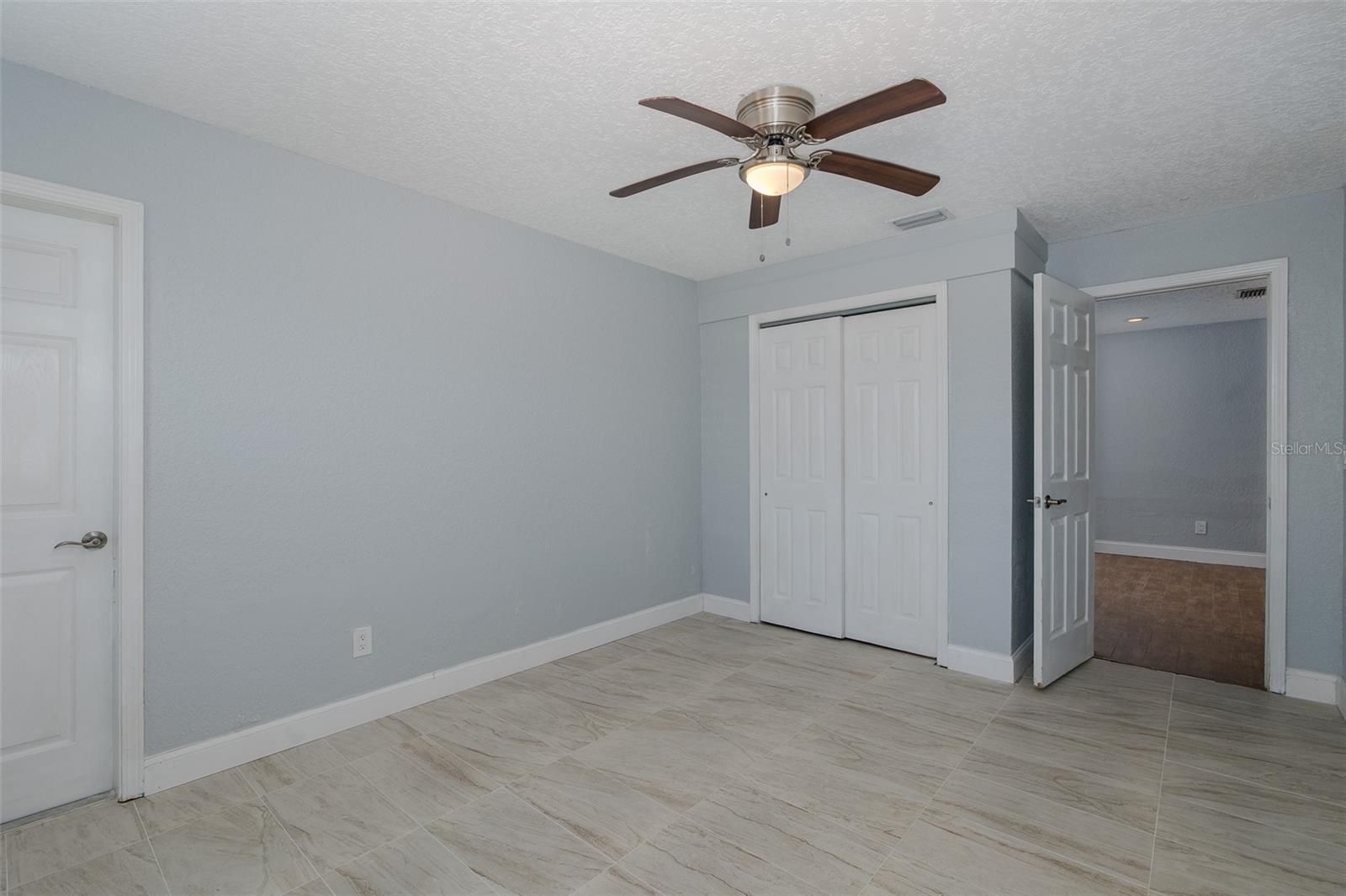 Listing photo id 35 for 3841 Rudder Way