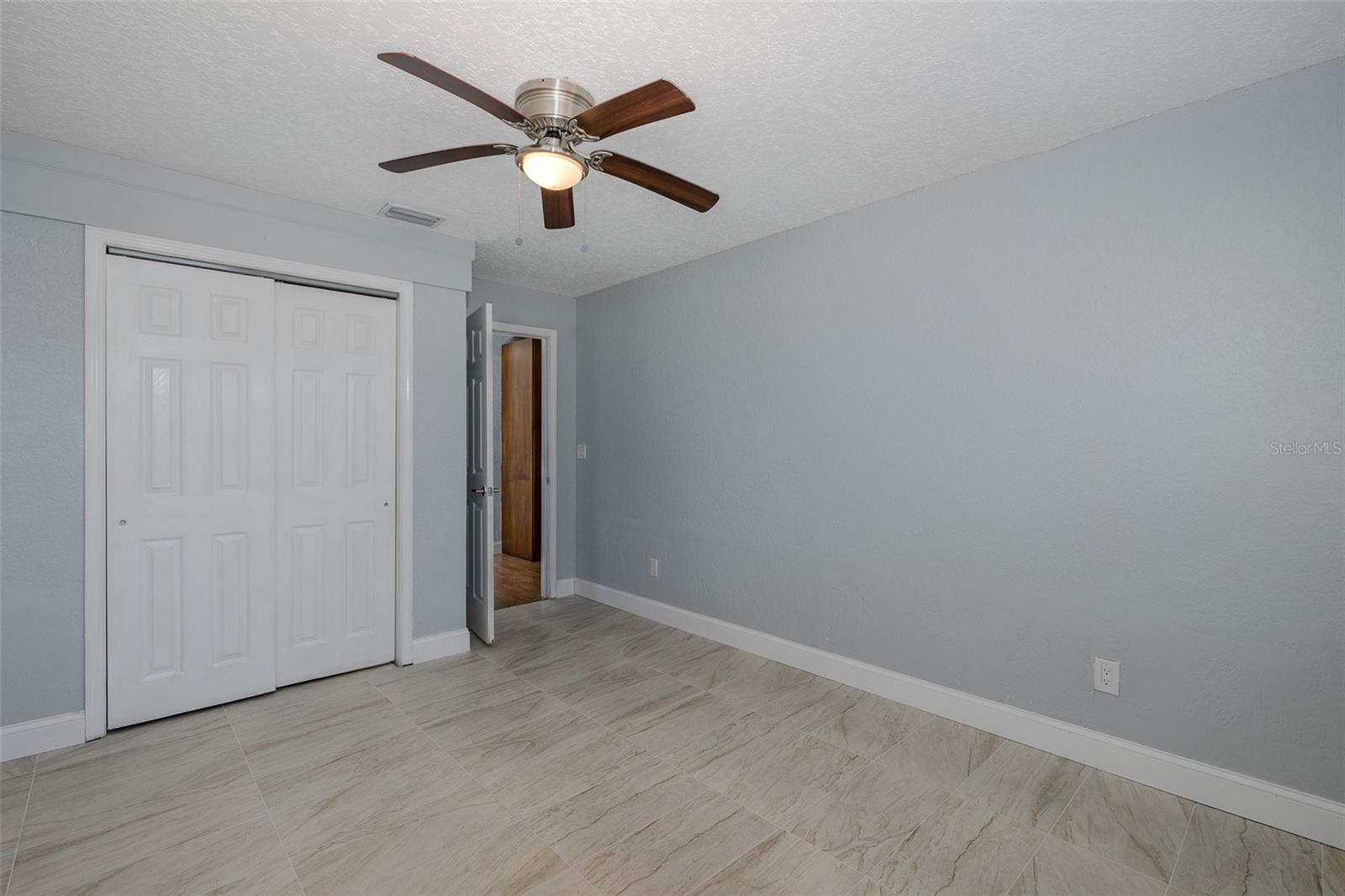 Listing photo id 36 for 3841 Rudder Way