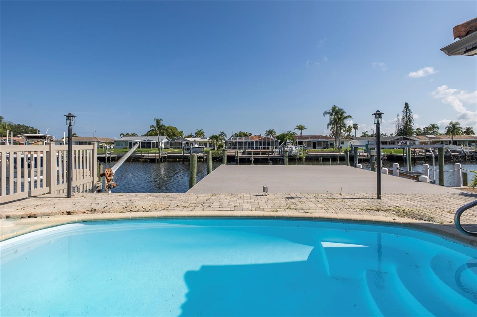 Listing photo id 38 for 3841 Rudder Way