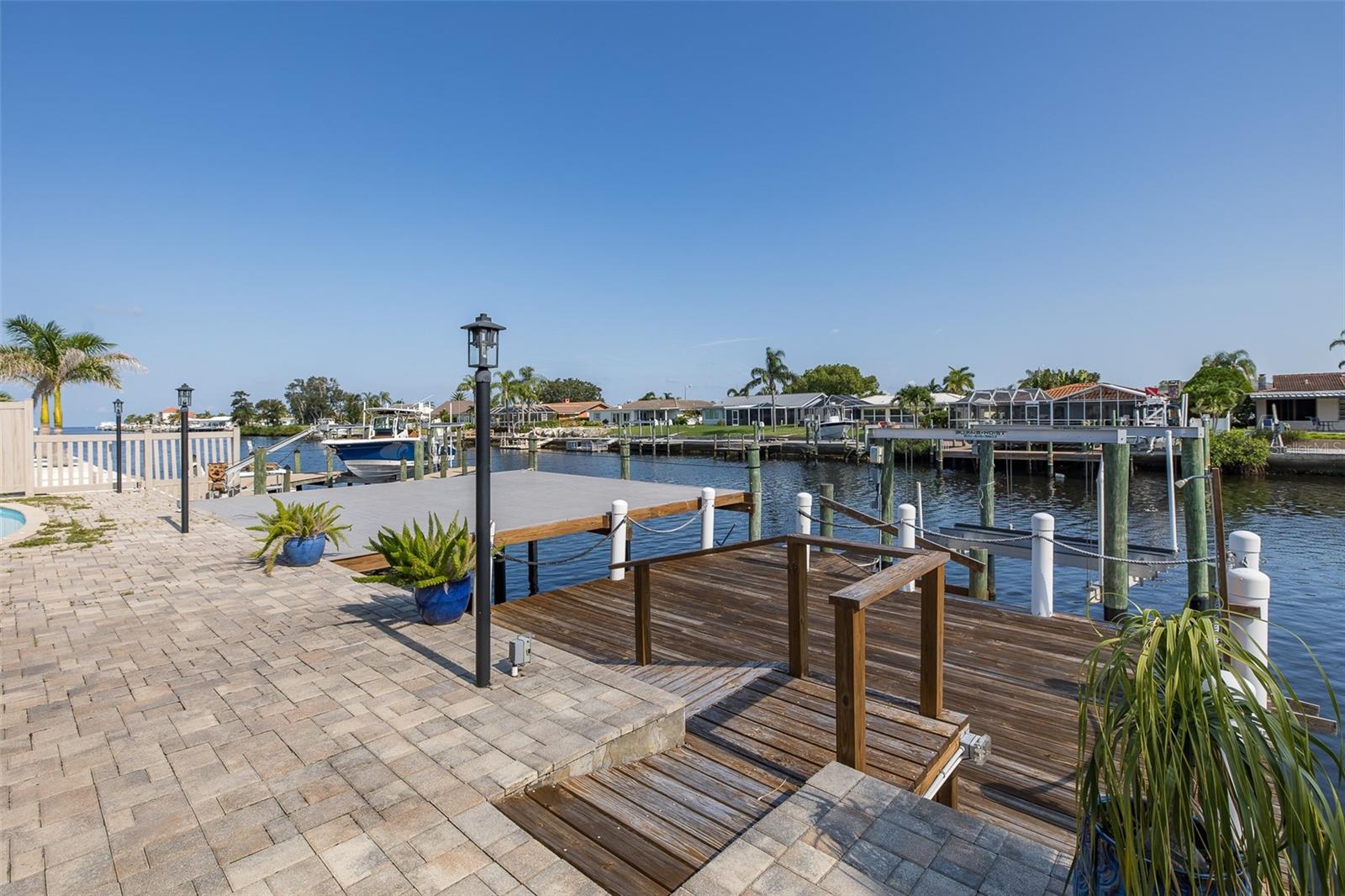 Listing photo id 40 for 3841 Rudder Way