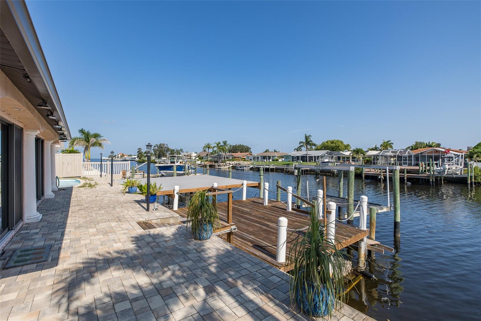 Listing photo id 41 for 3841 Rudder Way
