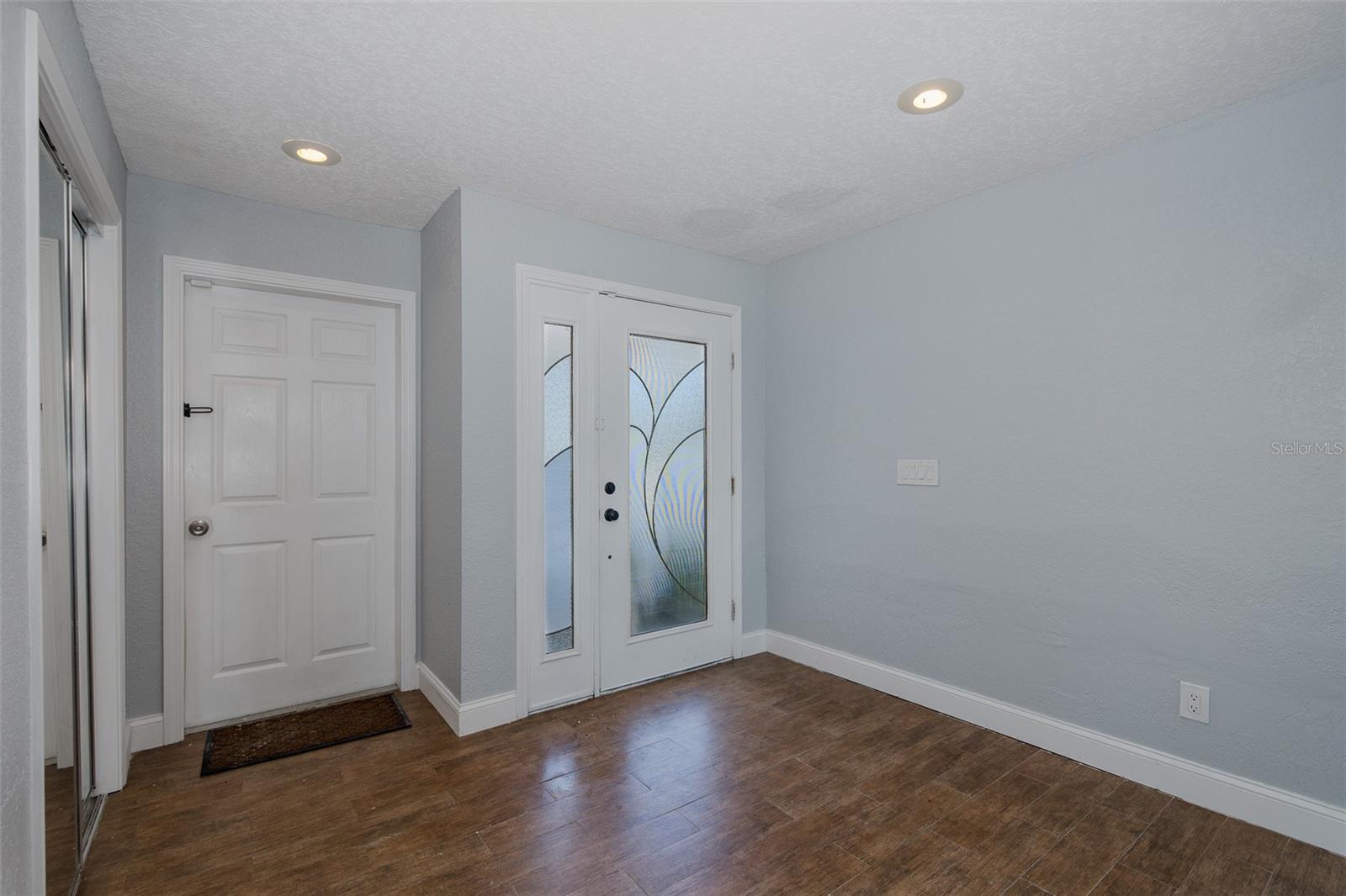 Listing photo id 3 for 3841 Rudder Way