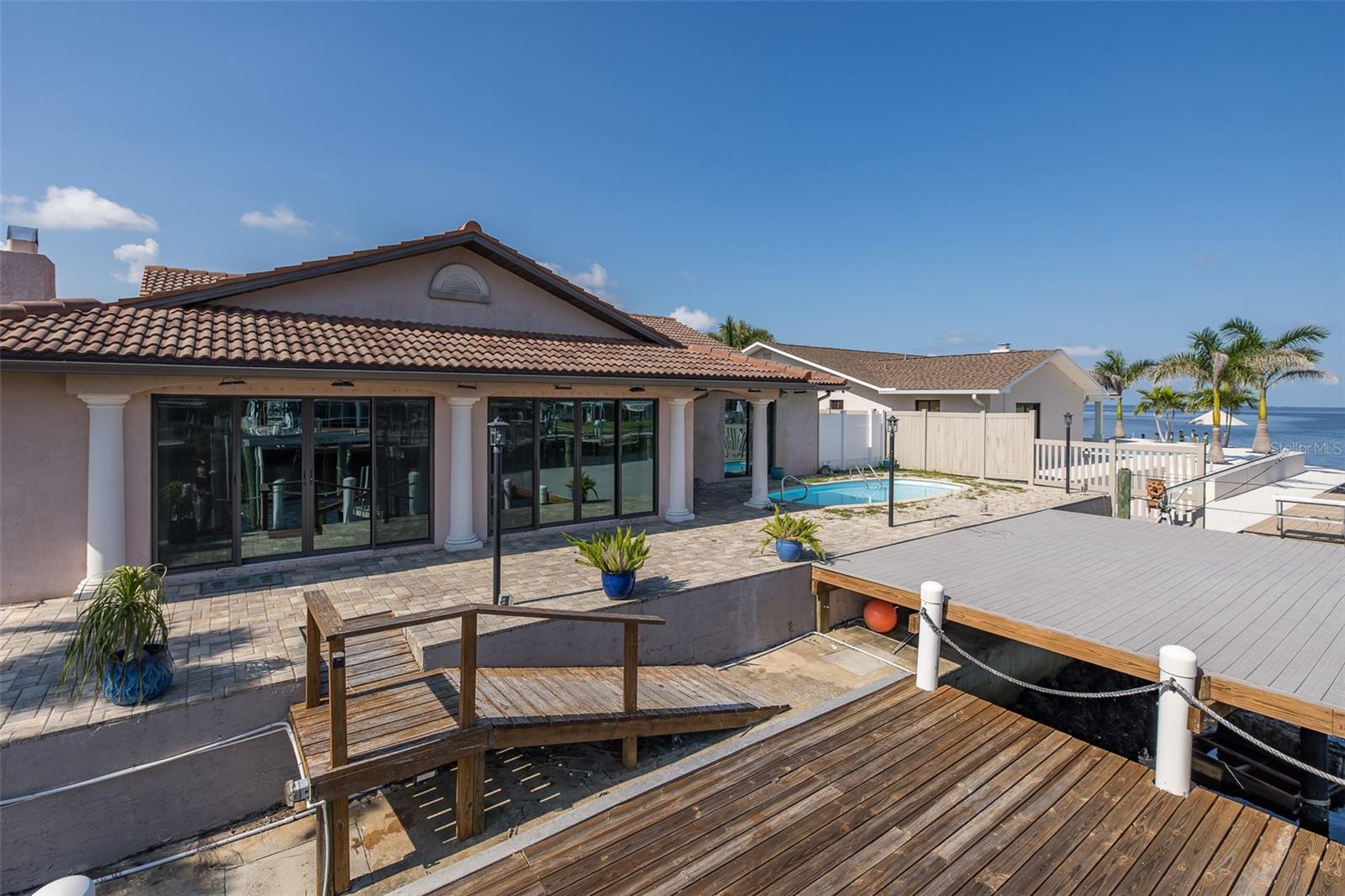 Listing photo id 51 for 3841 Rudder Way