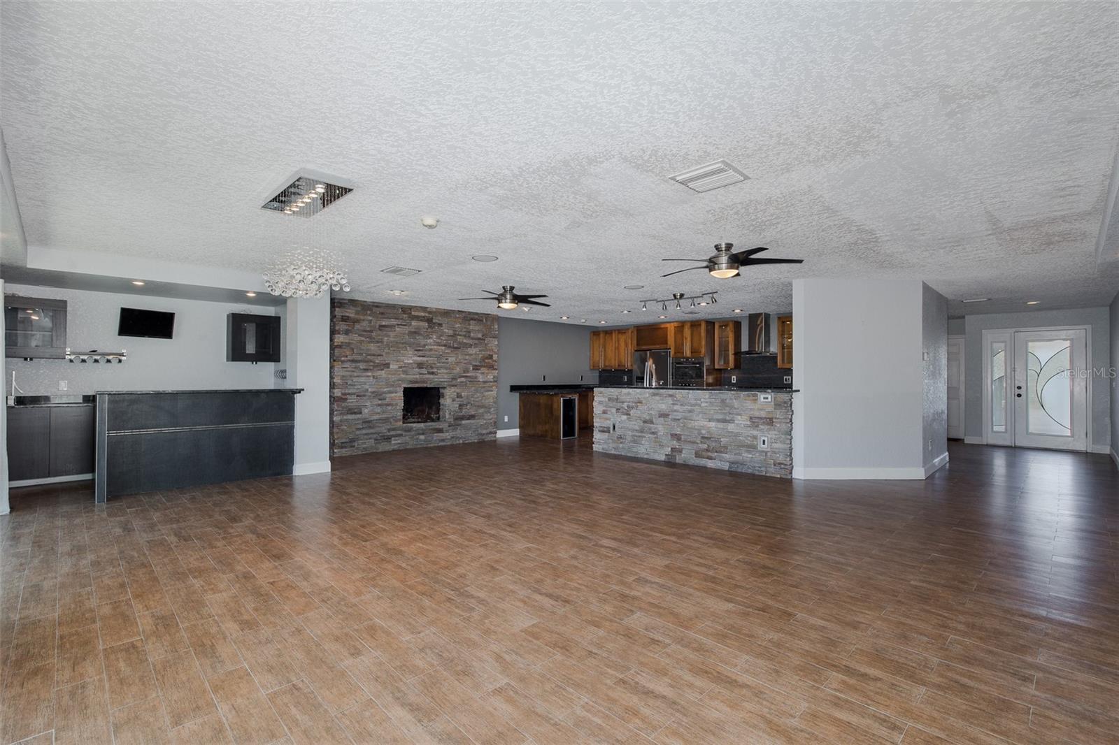 Listing photo id 6 for 3841 Rudder Way