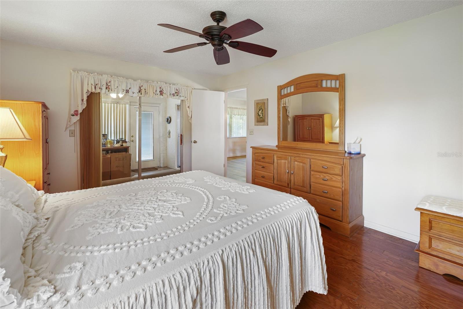 Image 18 of 47 For 7425 Leith Court
