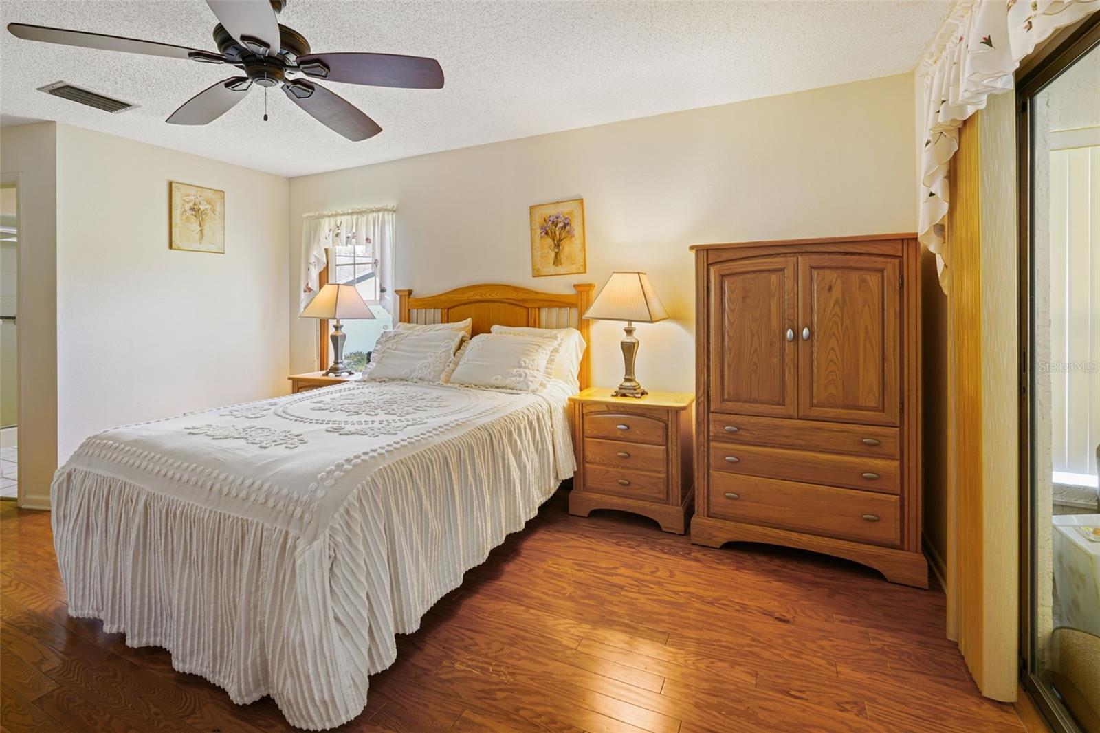 Image 19 of 47 For 7425 Leith Court