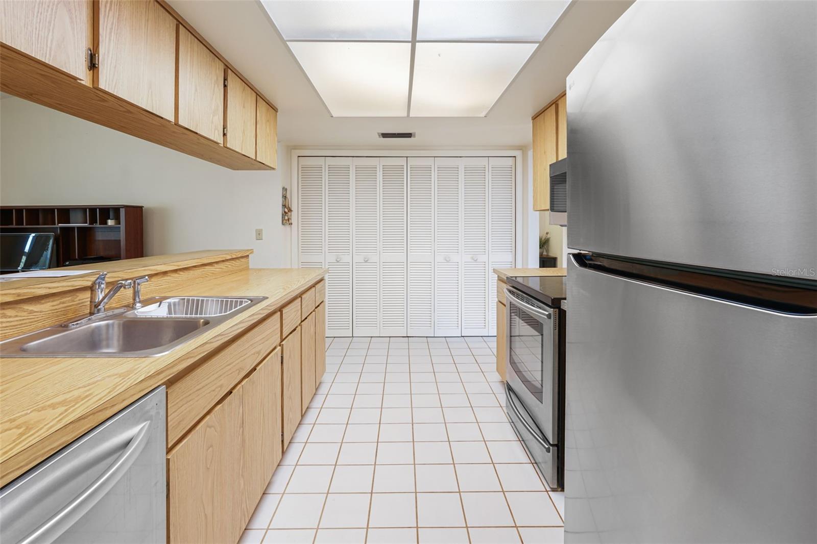 Image 3 of 47 For 7425 Leith Court