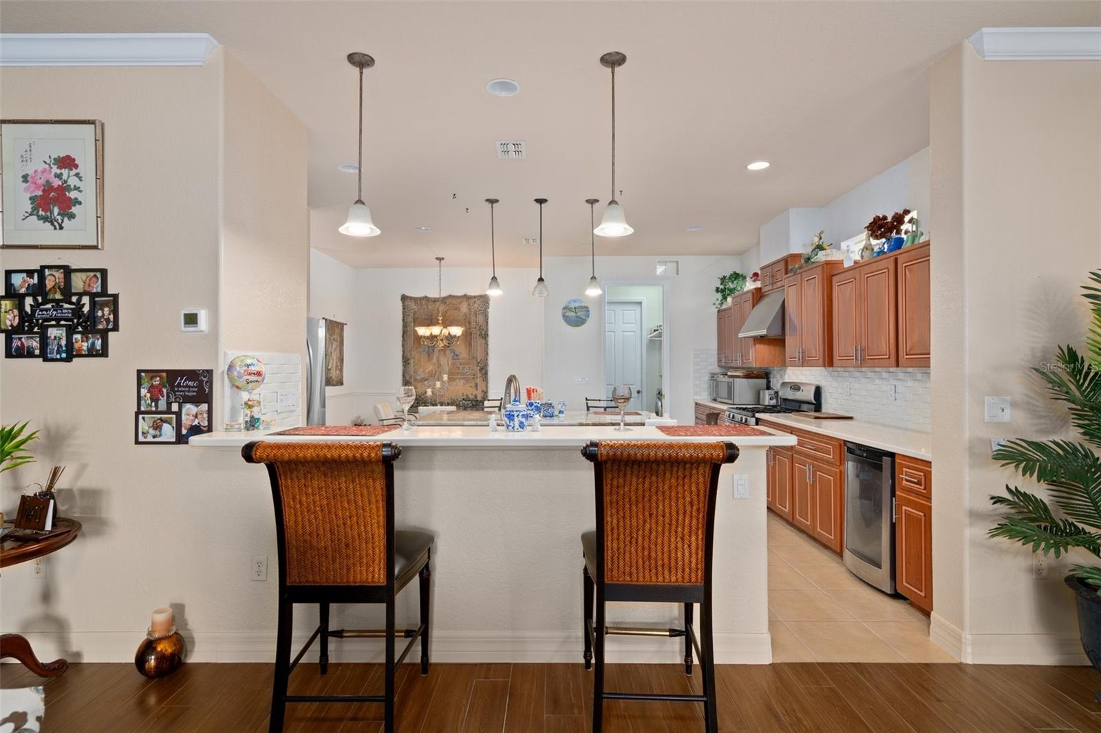 Listing photo id 14 for 5248 Esplande Court