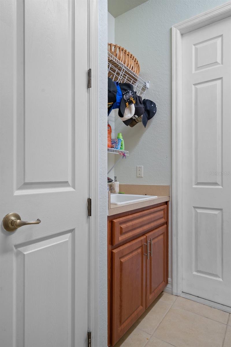 Listing photo id 24 for 5248 Esplande Court