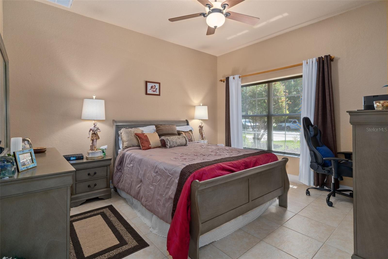 Listing photo id 29 for 5248 Esplande Court