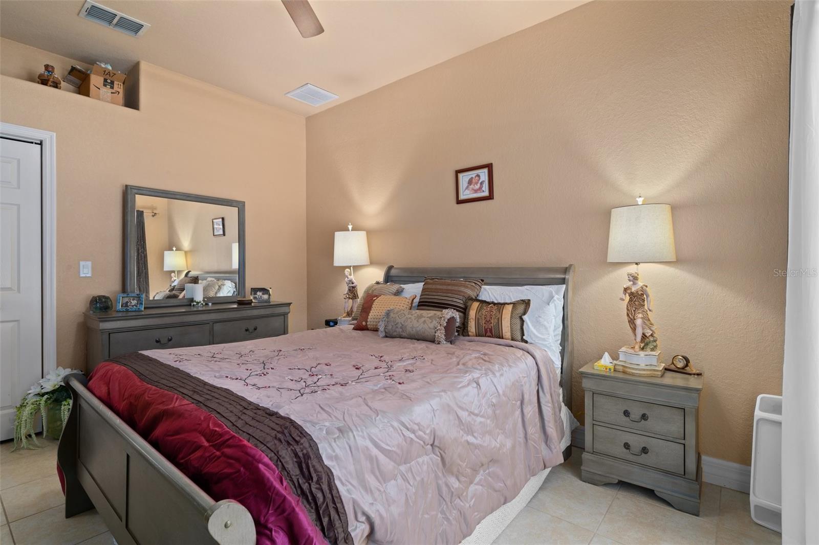 Listing photo id 30 for 5248 Esplande Court