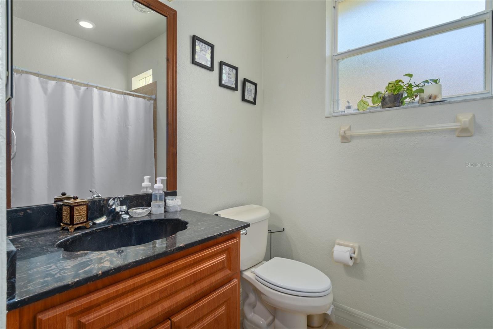 Listing photo id 31 for 5248 Esplande Court