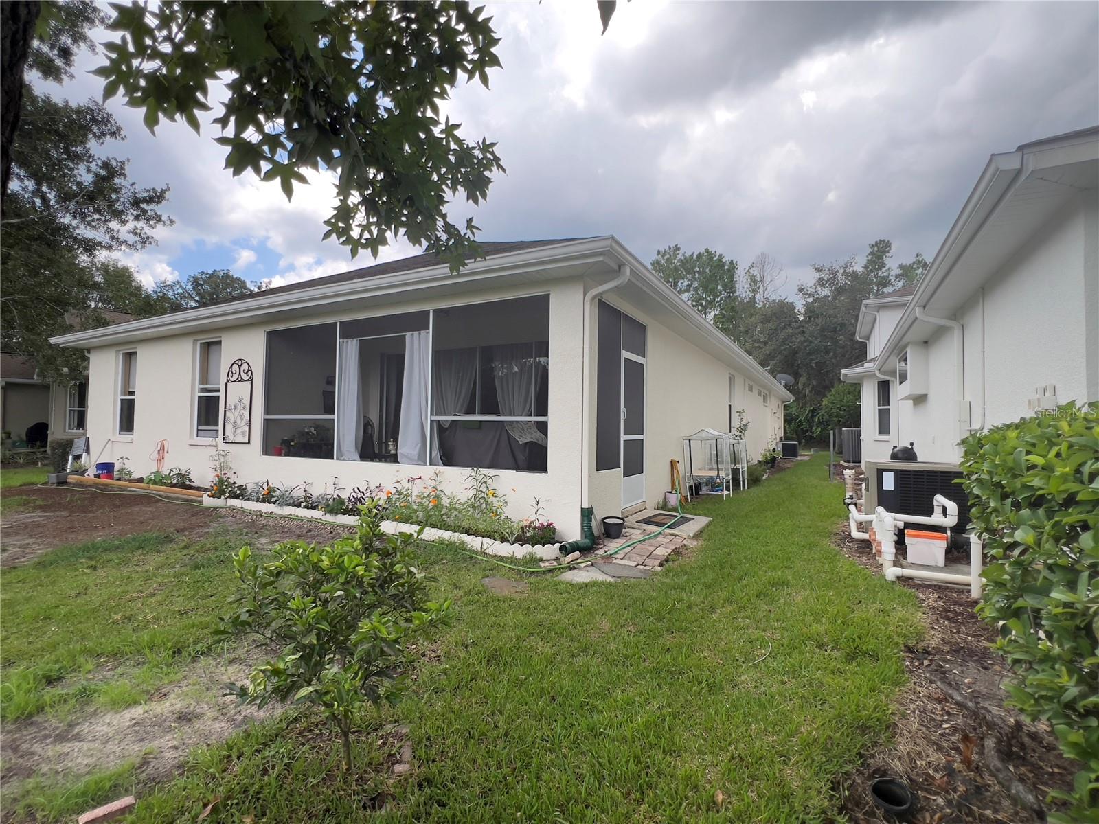 Listing photo id 37 for 5248 Esplande Court