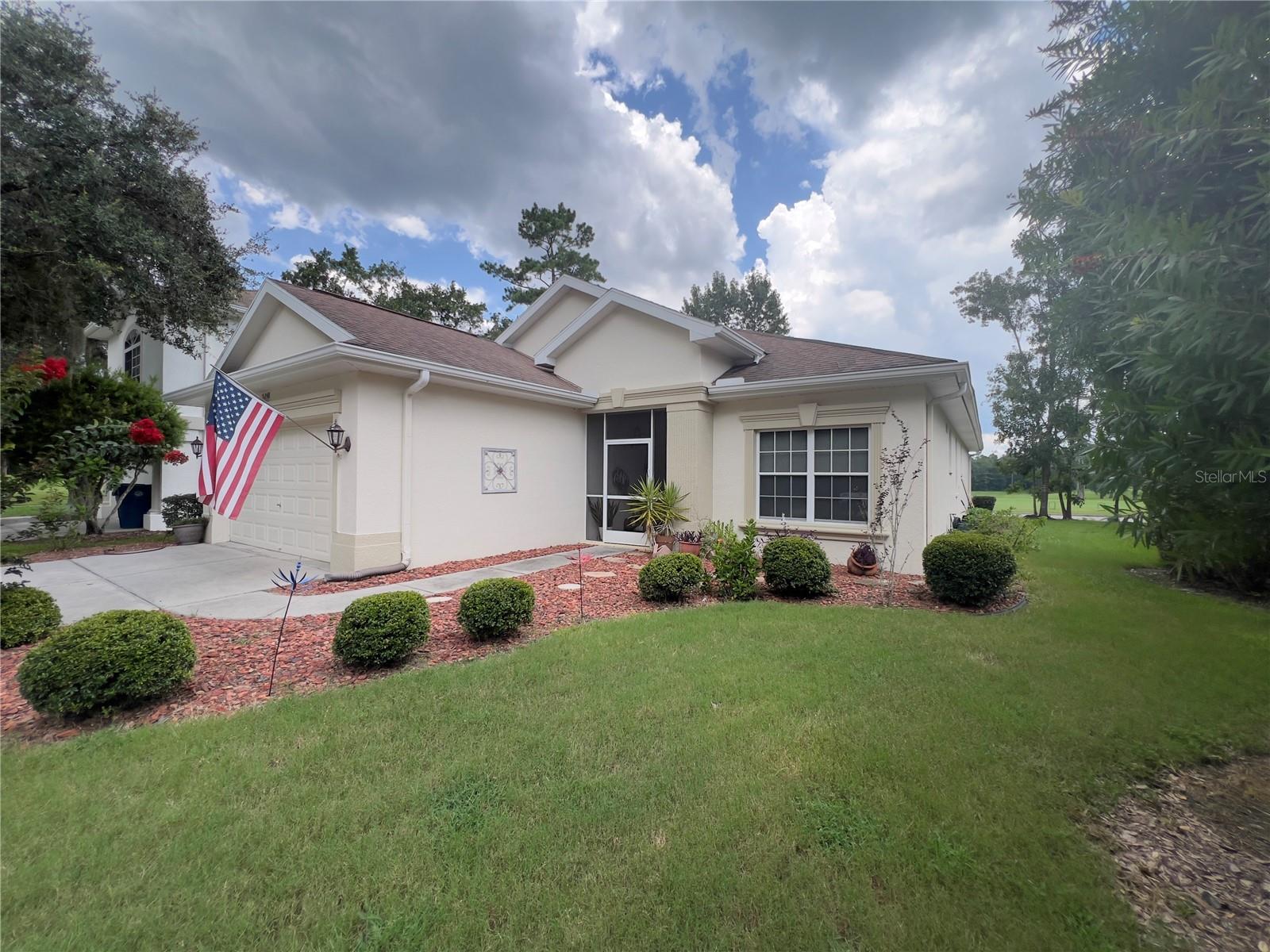 Listing photo id 2 for 5248 Esplande Court